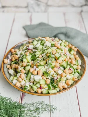 Schneller Kichererbsensalat – Gesund, Vegan & In 10 Minuten fertig