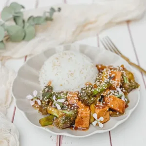 Hoi-Sin-Tofu mit Reis