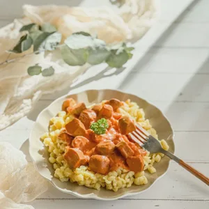 Veganes Würstchen-Gulasch - deftiges Rezept aus der Kindheit
