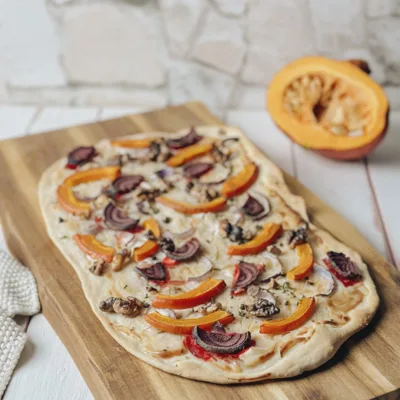Flammkuchen mit Wurzelgemüse