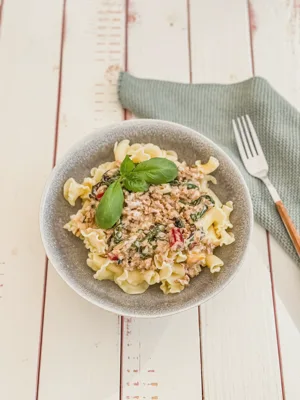 Pasta mit weißer Mangold-Bolognese - lecker & pflanzlich