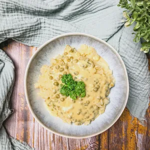 Kartoffeln mit Erbsen-Senf-Soße