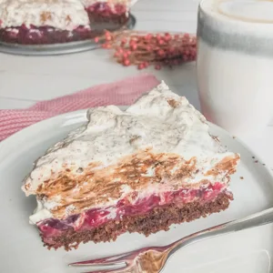 Schokowolken-Kuchen mit Kirschen