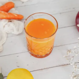 Veganer ACE-Saft – fruchtiger Vitamin-Boost mit Mango & Möhren