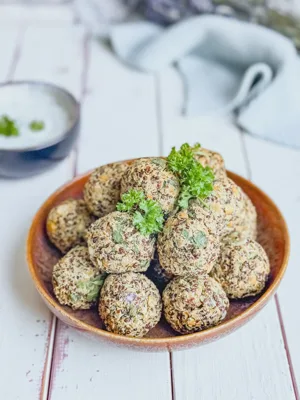 Gesunde Quinoa-Falafel aus dem Airfryer – vegan, proteinreich & fettarm