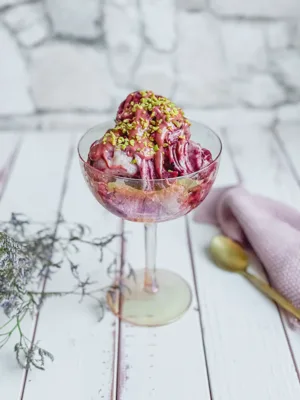 Banana-Berry-Icecream - veganes Eis in 5 Minuten