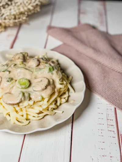 Spätzle mit Lauch-Champignon-Soße