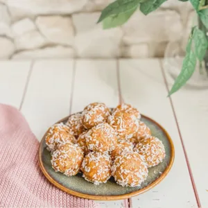Mango-Kokos-Energyballs