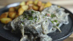 Veganer Sahnehering mit Bratkartoffeln