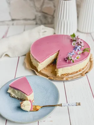 Mango-Erdbeer-Cheesecake, zuckerfrei & no bake