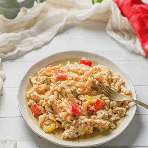 Onepot-Pasta mit Paprika und veganem Hack