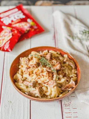Pfifferling-Spätzle-Pfanne mit veganem Speck