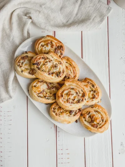 Würzige vegan Blätterteigschnecken - das perfekte Fingerfood
