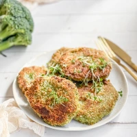 Vegane Brokkoli-Schnitzel – leckere Alternative zum klassischen Schnitzel