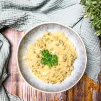 Kartoffeln mit Erbsen-Senf-Soße