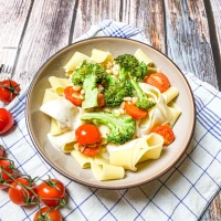 Papardelle mit Frischkäsesoße und Ofengemüse