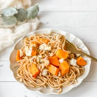 Spaghetti Aglio e Olio mit Ofenkürbis und Veta