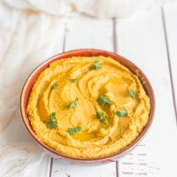 Kürbis-Linsen-Hummus