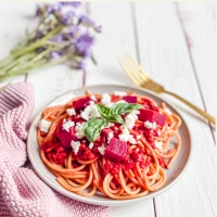 Spaghetti mit Rote-Bete-Bolognese