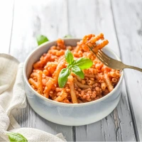 Makkaroni mit Linsenbolognese