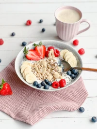 Joghurt mit Obstsalat