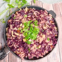Spätzlepfanne mit Rotkohl