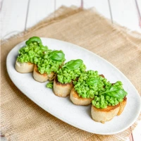 Erbsen-Bruschetta