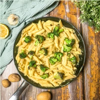 Käsenudeln mit geröstetem Brokkoli