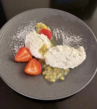 Veganes weißes Schokoladenmousse
