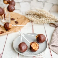 Karotten-Cakepops