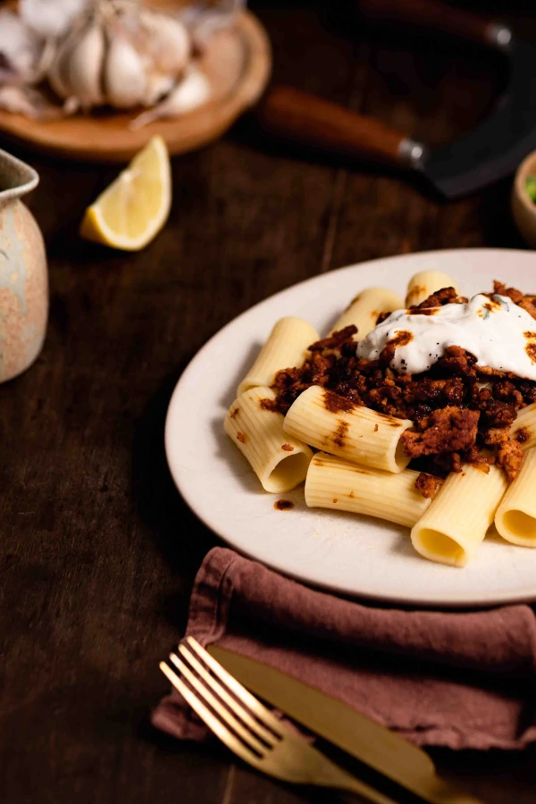 Rezeptbild: Vegane Türkische Pasta mit Joghurt – das virale Wohlfühlgericht