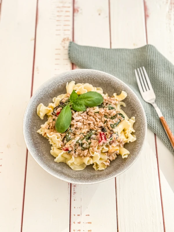 Rezeptbild: Pasta mit weißer Mangold-Bolognese - lecker & pflanzlich